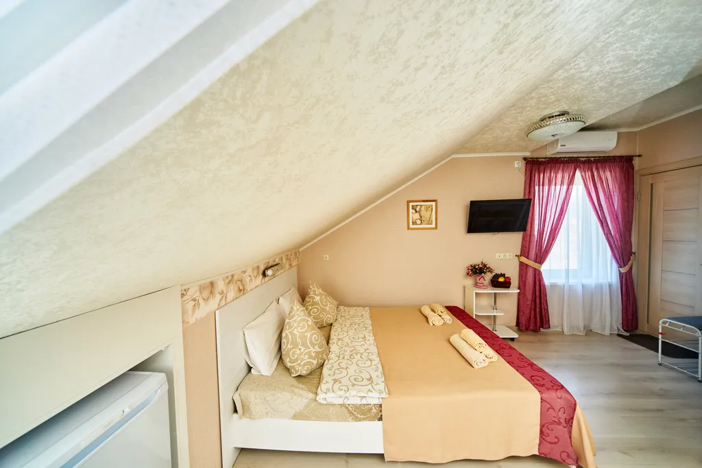 Квартира Комната Идиллия с видовым балконом из холла — Севастополь