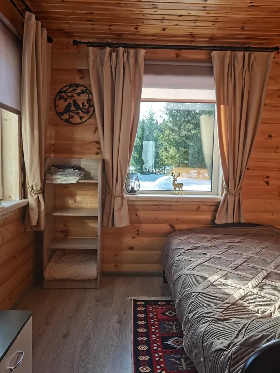 В пешей доступности магазин (900м),кaфе (50м)