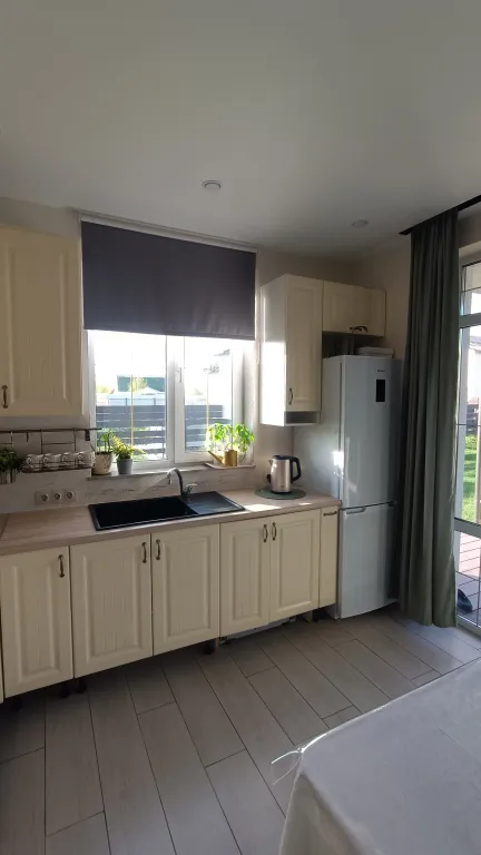 Большой уютный дом с камином