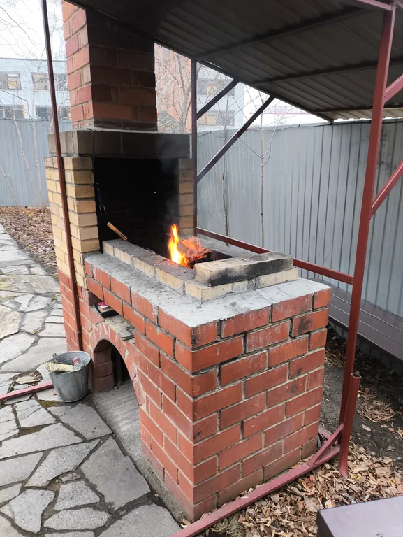 Дом с баней, беседкой и мангальной зоной для отдыха