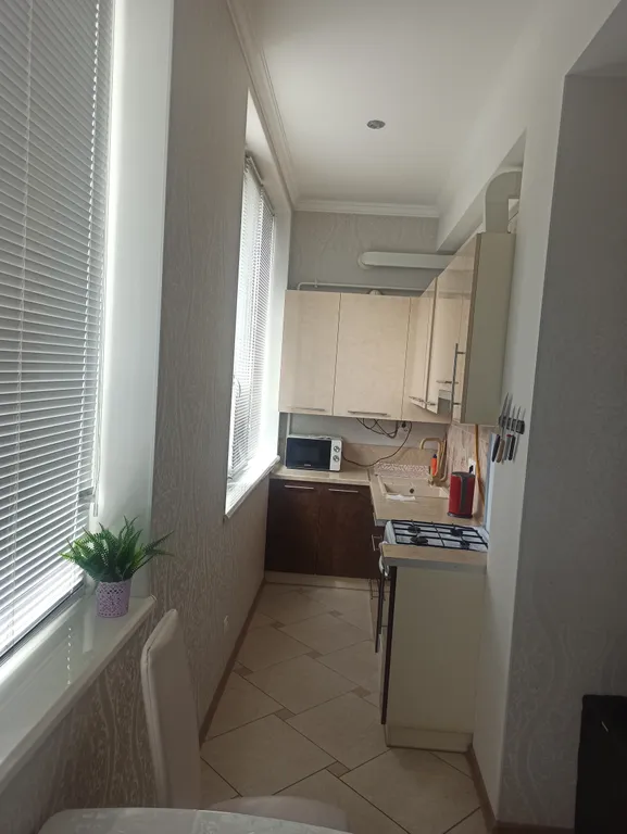 Уютная, трёхкомнатная квартира, с хорошим евроремонтом