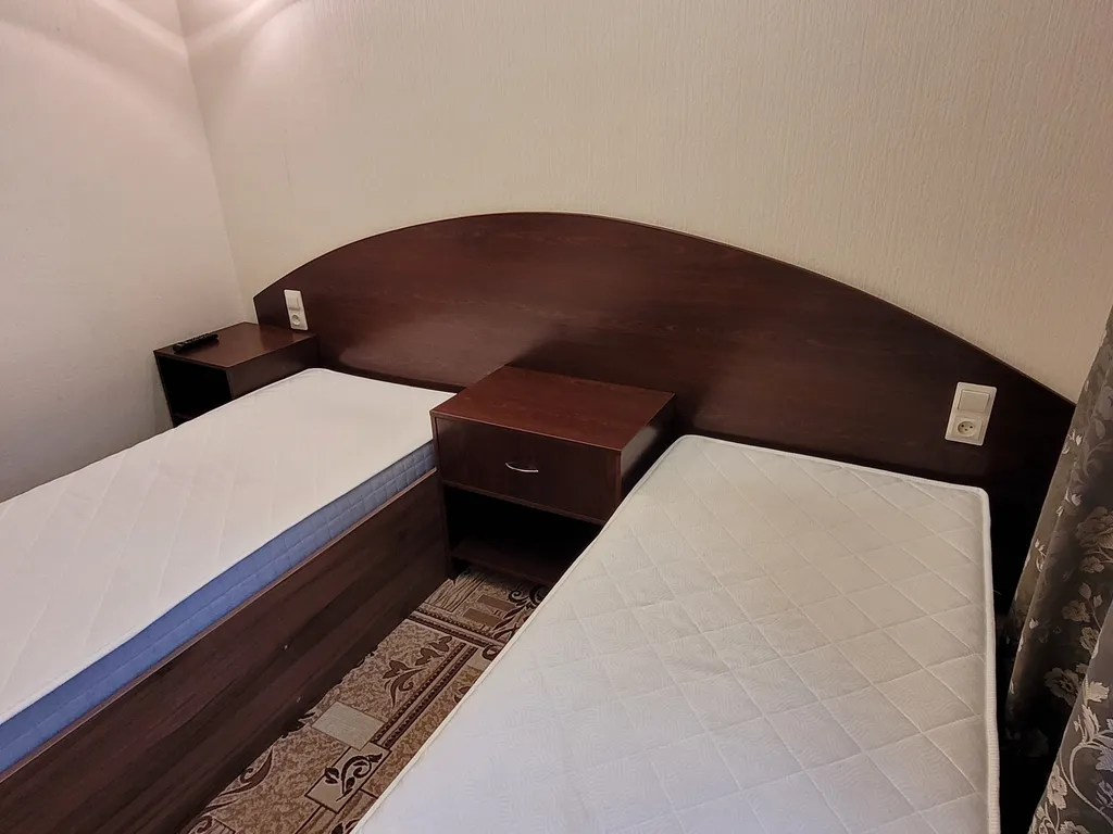 Студия с тремя спальнями, двумя с/у