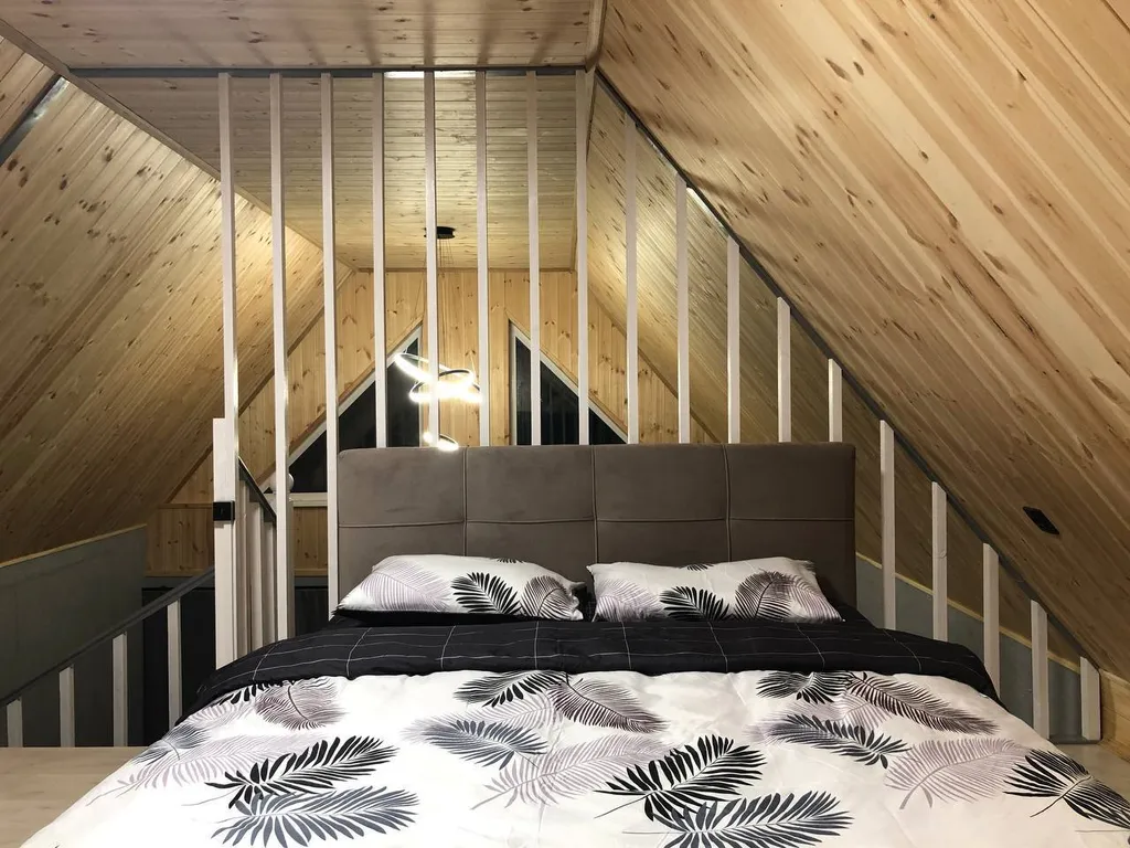 Уютный домик в окружении леса и горячих источников