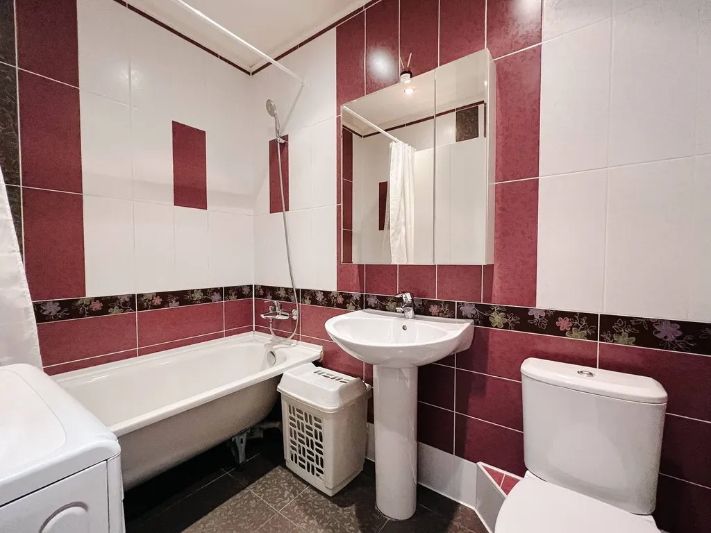 Уютная квартира с новым ремонтом, район ЖД вокзала