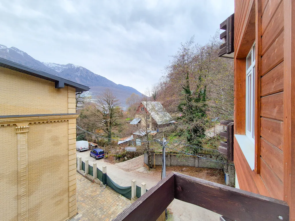 Просторная квартира с видом на горы