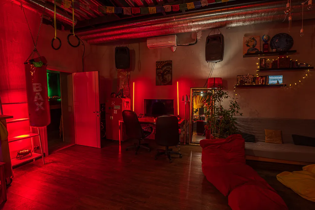 Стильный лофт - апартаменты, можно шуметь 24/7, супер звук