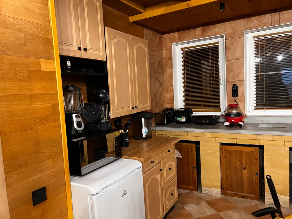 Дом с банным чаном, баней и домашним кинотеатром