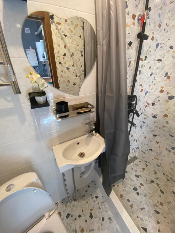 Уникальная квартира с интересным ремонтом и настоящим камином