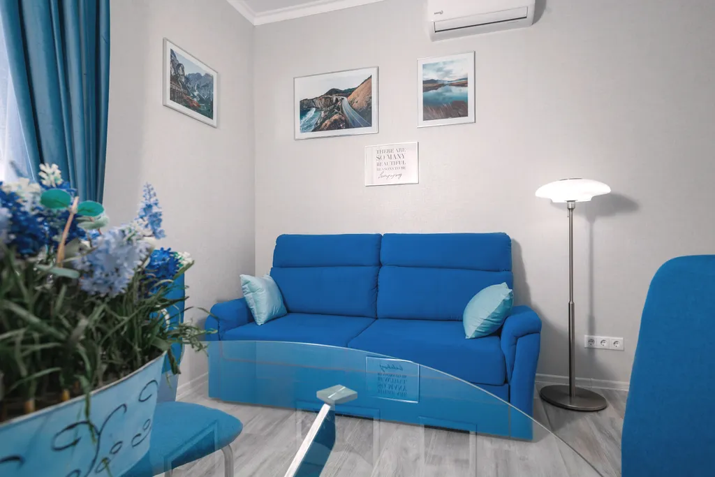 Двухкомнатная квартира с лоджией у моря