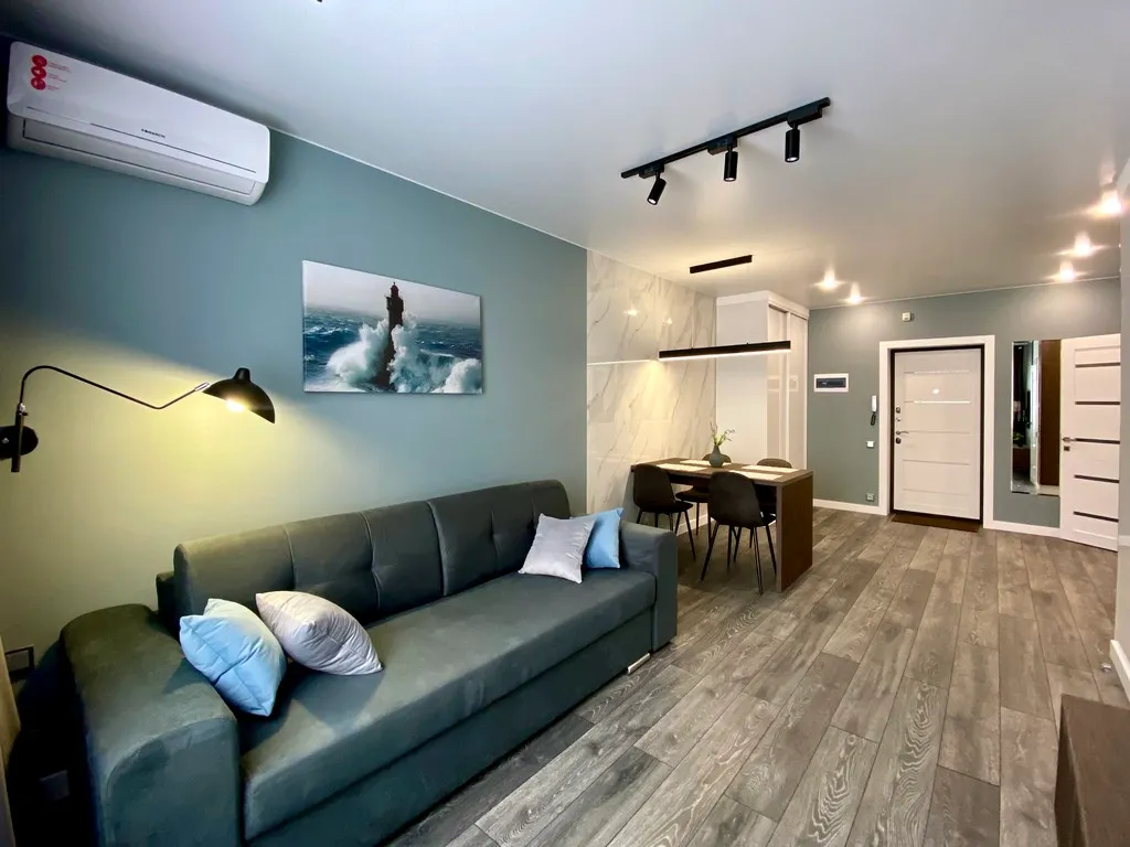 Просторная дизайнерская евродвушка бизнес-класса в центре