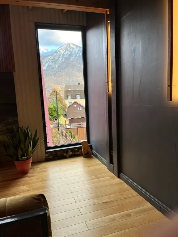 Уединенный эко-дом с видом на горы