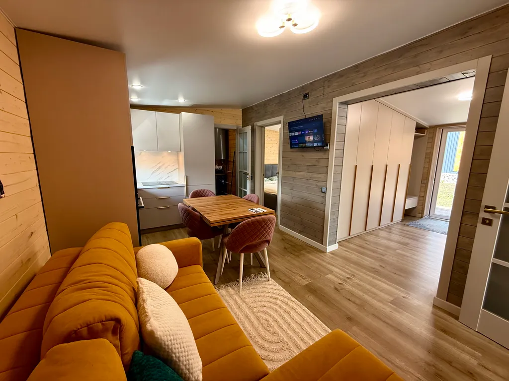 Домик у реки рядом с Екатеринбургом