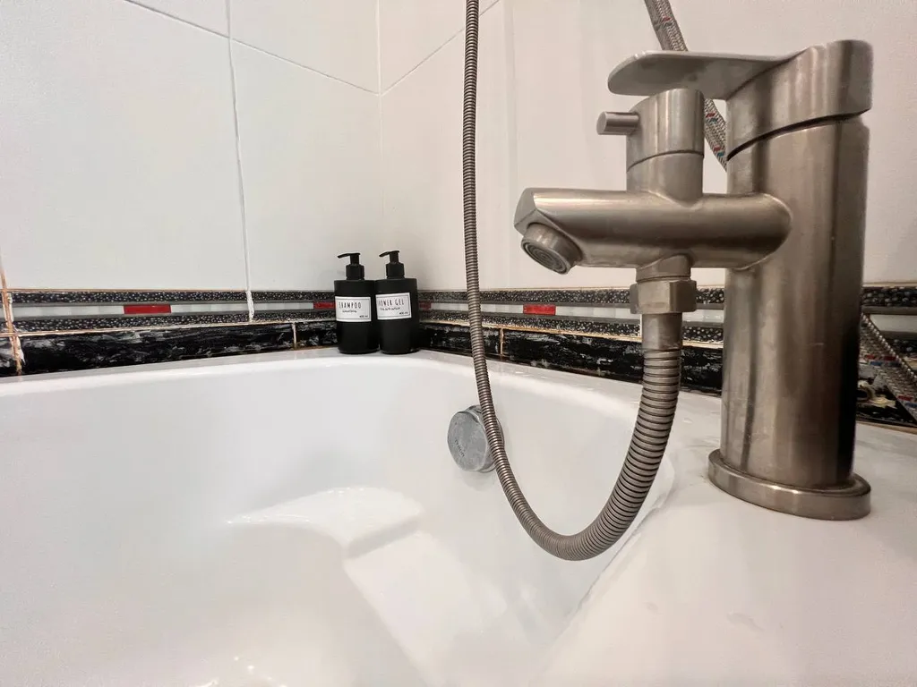 Квартира Уютная светлая студия, центр, ТЦ Вояж, парковка, кафе, аквапарк источник — Тюмень