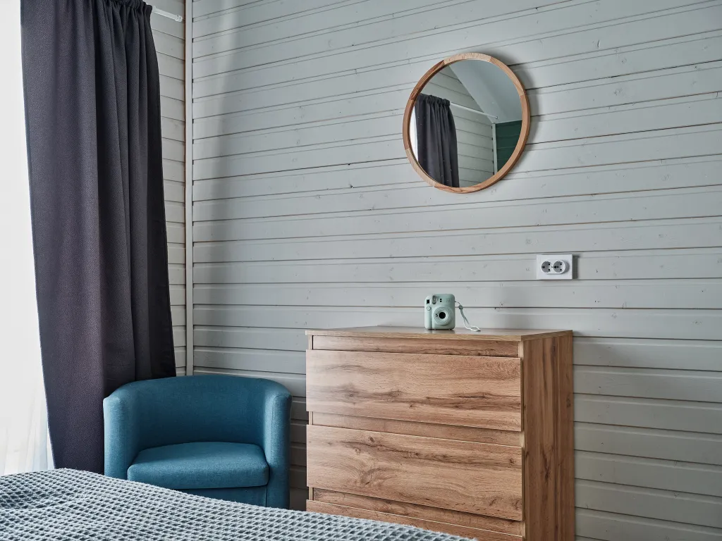 Мгновенный - дом с фотоаппаратом Polaroid