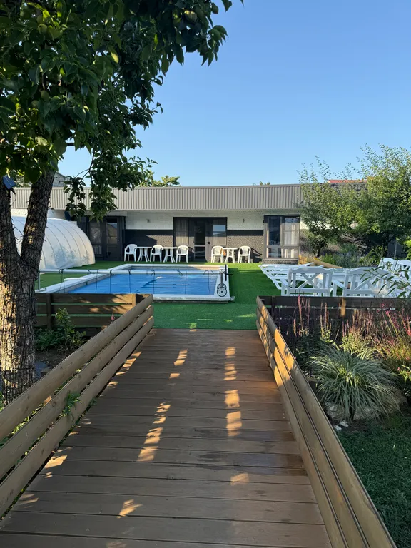 Коттедж Дом с бассейном — аренда посуточно в Витязево