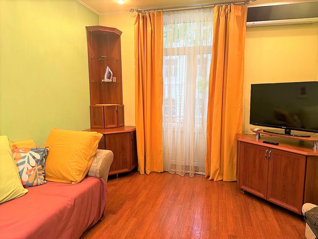 Квартира Квартира Счастье жить в центре Севастополя в яркой квартире с видом на Артбухту — Севастополь