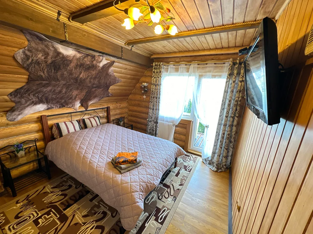 Деревянный дом изба