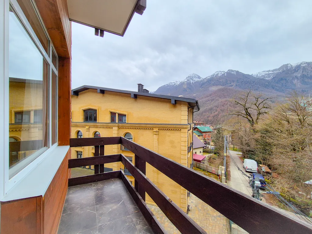 Просторная квартира с видом на горы