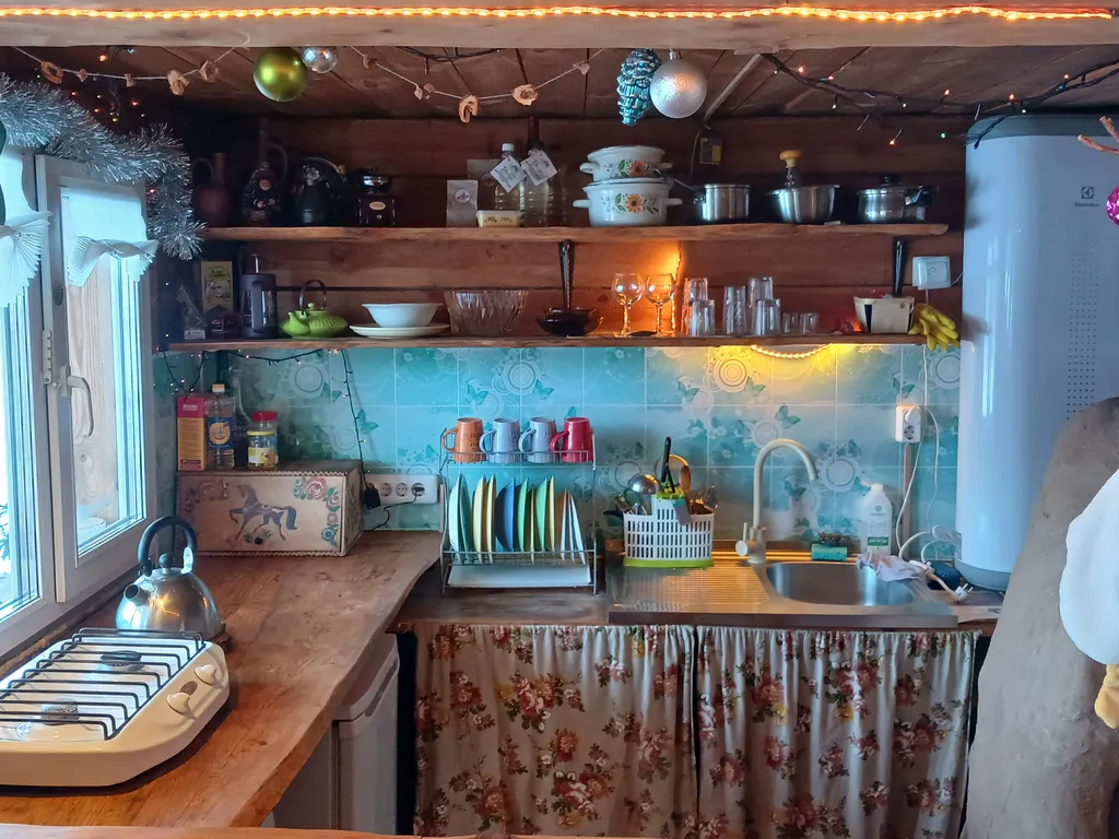 Дом у леса с камином на окраине для отдыха души и тела