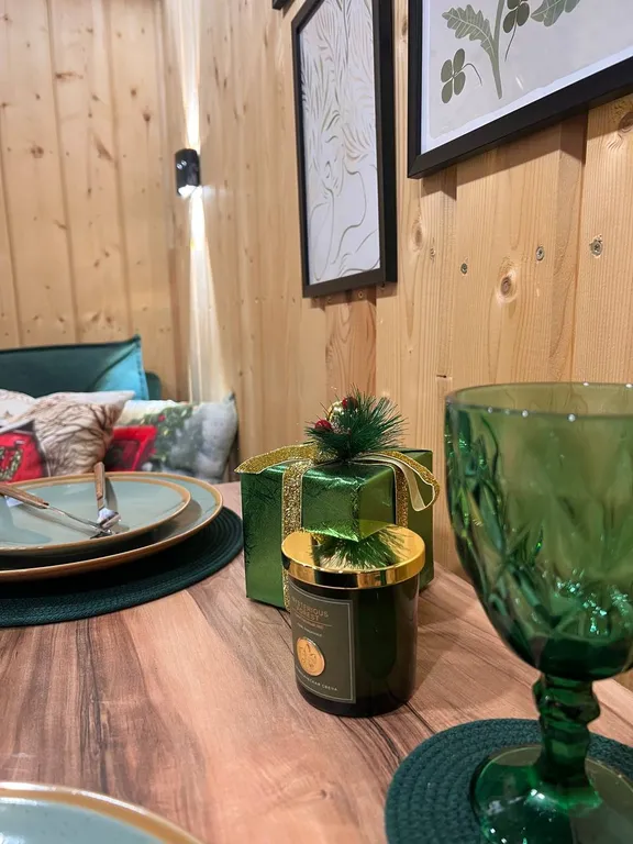 Атмосферный дом в соснах