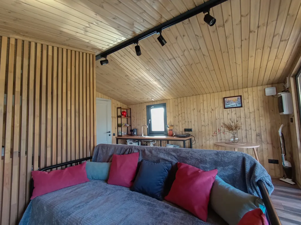 Коттедж НОРДЛИ+БРИМЭНС. Пространство для компании: два дома в лесу у реки — Горячий Ключ