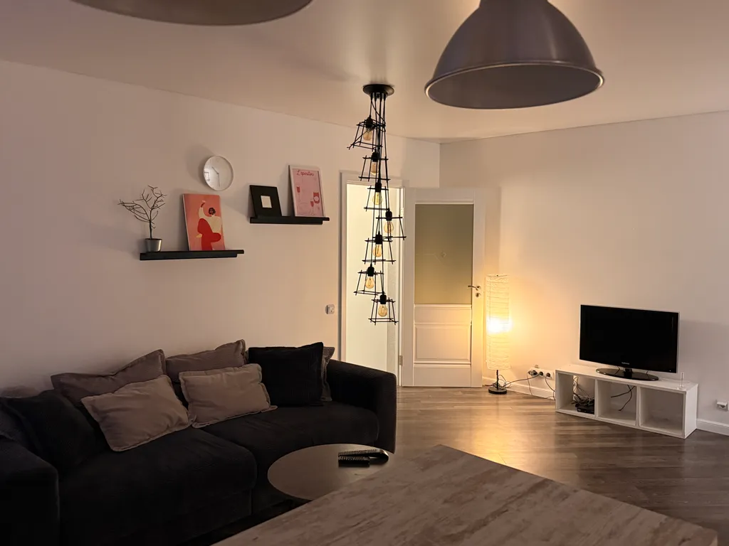 Уютная квартира-студия с отдельной спальней в самом центре города