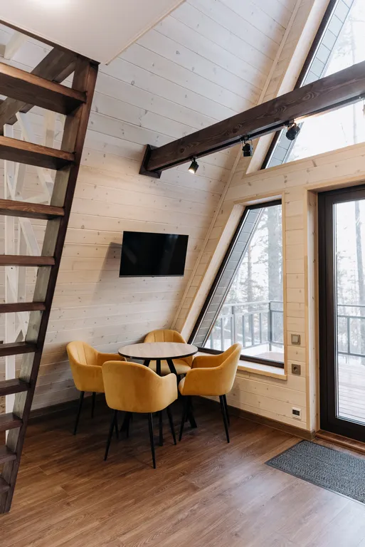 Уютный домик Серый A-Frame с террасой