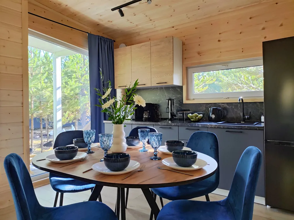 Домик, чан, баня в сосновом лесу, закрытая территория