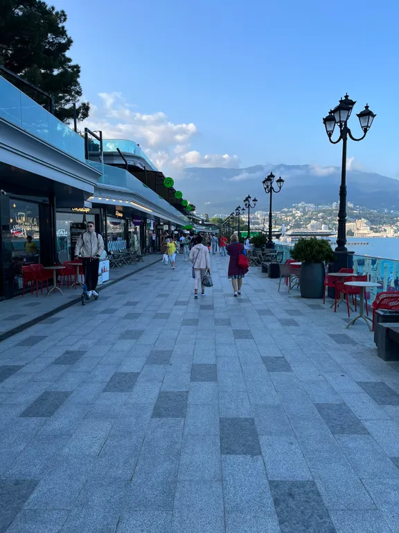 Стильная просторная квартира в историческом центре Ялты в 100м от моря