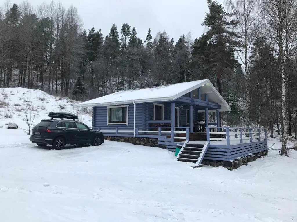 Фиалковый дом на Ладоге