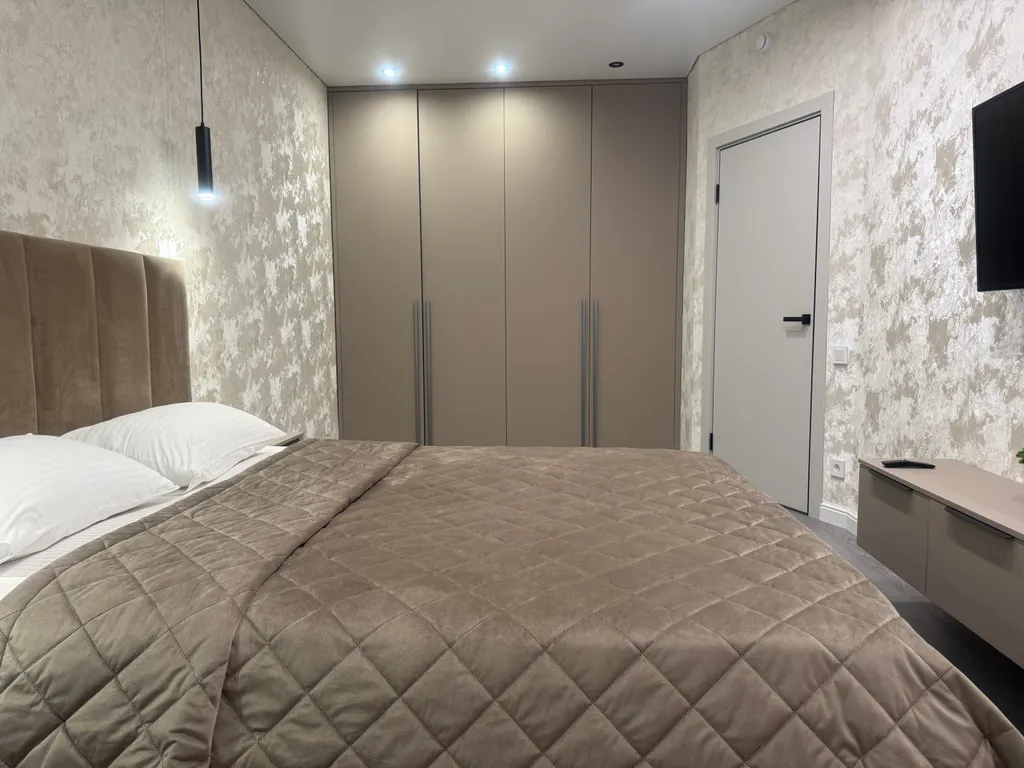 Уютная, новая квартира в кварталах 1777