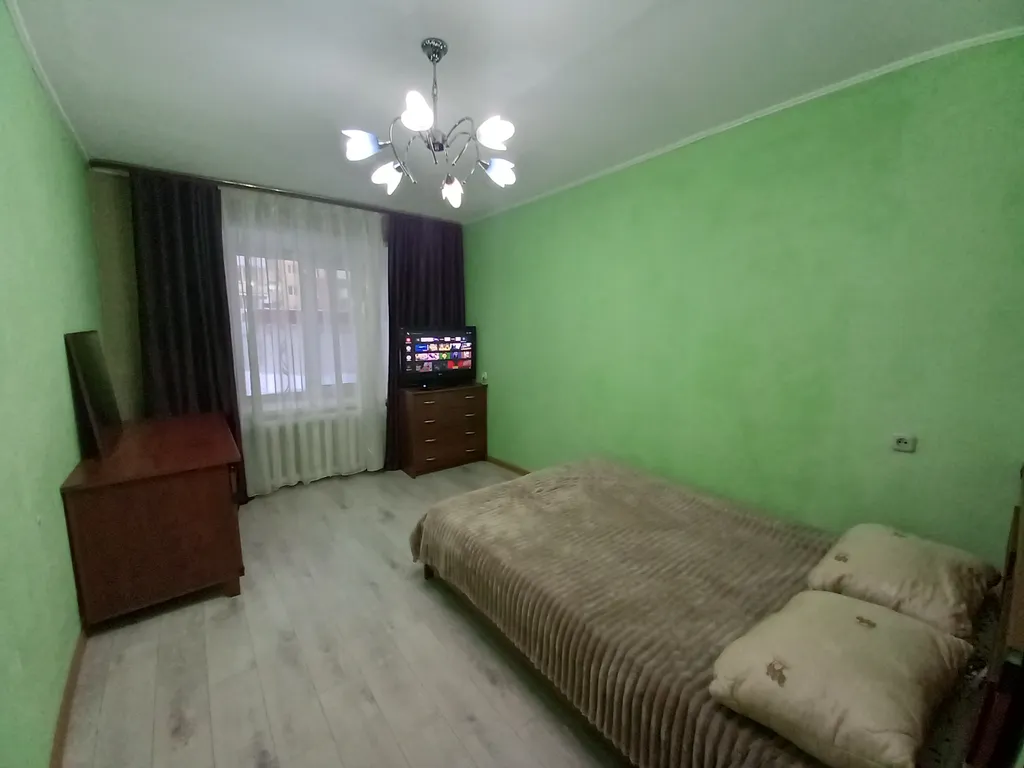 Просторная двухкомнатная квартира на 1ом этаже по Тихонова