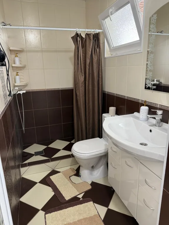 Большая и уютная квартира на окраине города