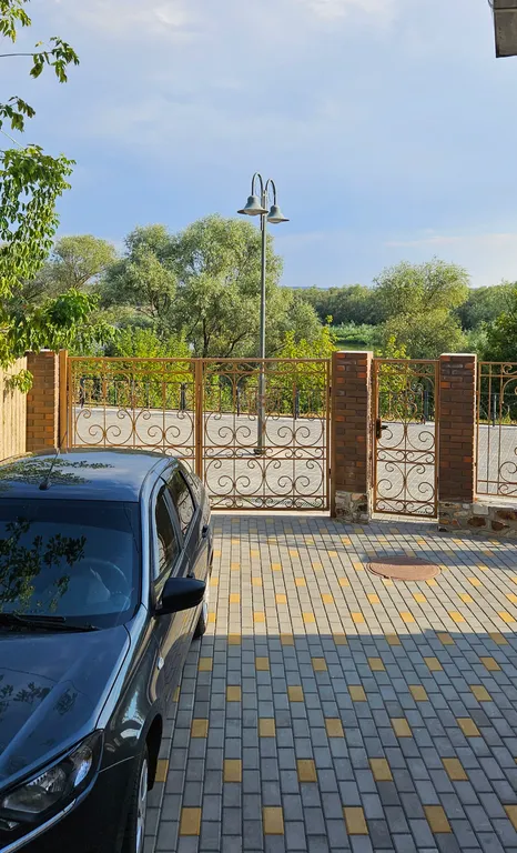 Дом на набережной