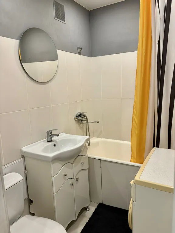 Светлая-уютная квартира в центре города с видом на сквер