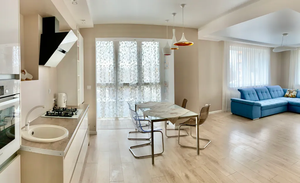 Светлая квартира у моря