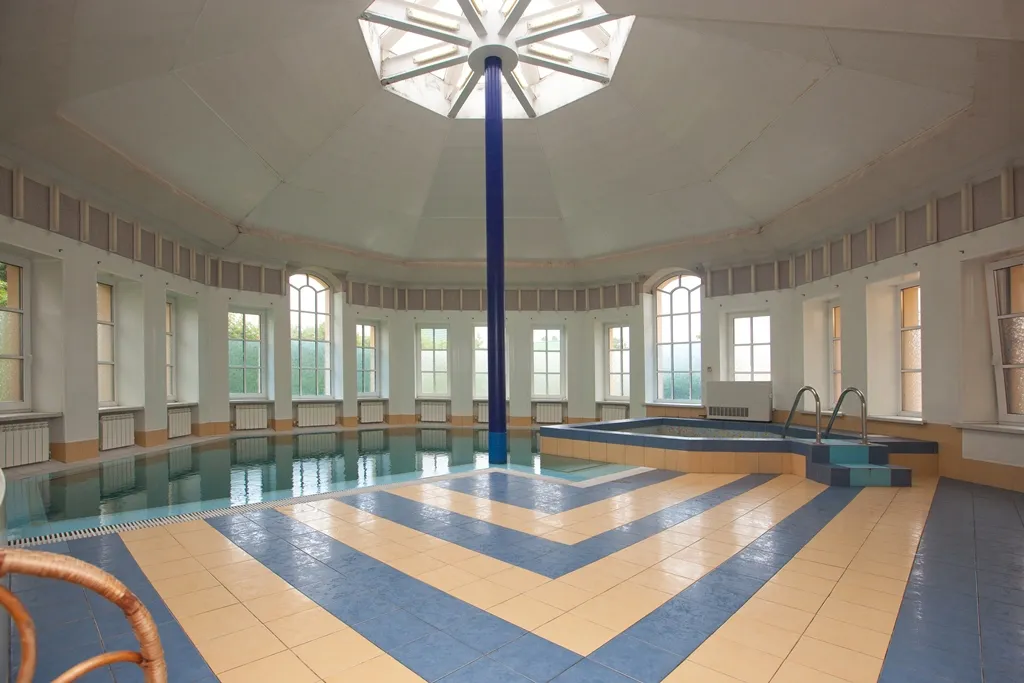 Экслюзивный коттедж с двумя бассейнами