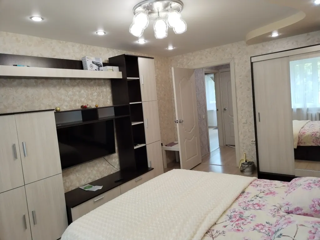 Уютная квартира, 2 остановки метро до центра, в тихой парковой зоне