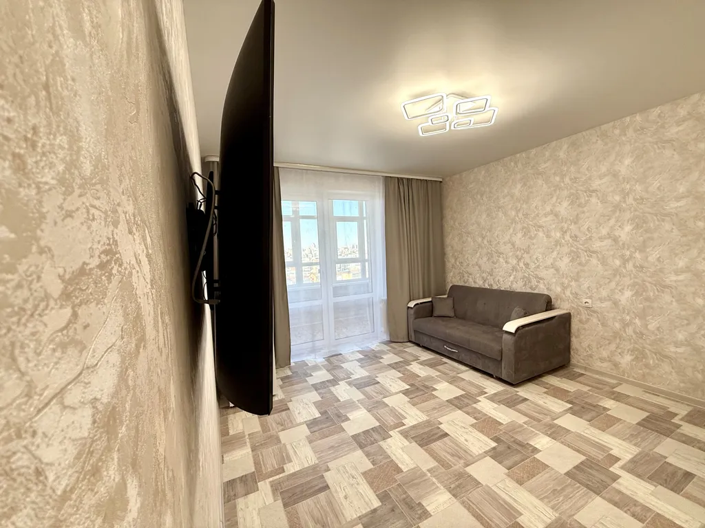 Отличная трехкомнатная квартира в центре — аренда посуточно в Барнаул