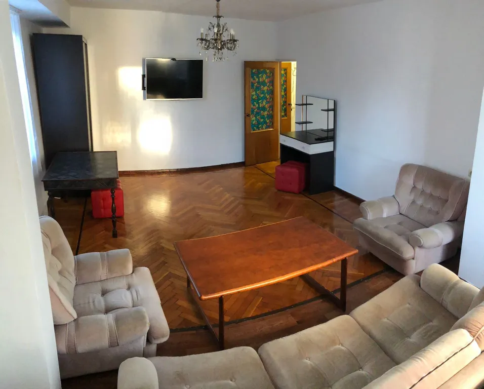 Уютная большая квартира в центре около моря