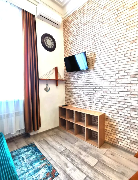 Уютная студия с видом на Золотой мост