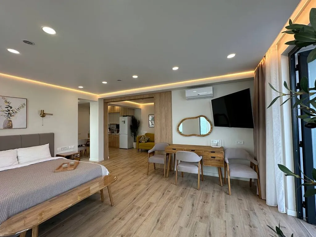 Огромные апартаменты с прямым видом на море и террасой 40 кв. метров