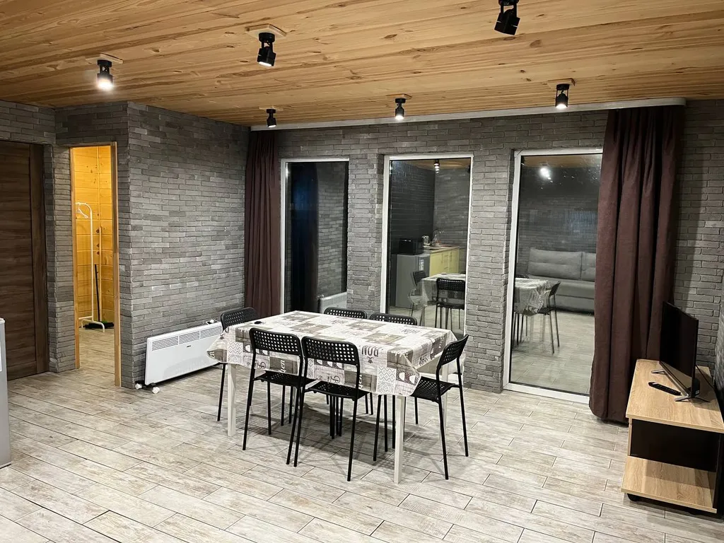 Домик у леса