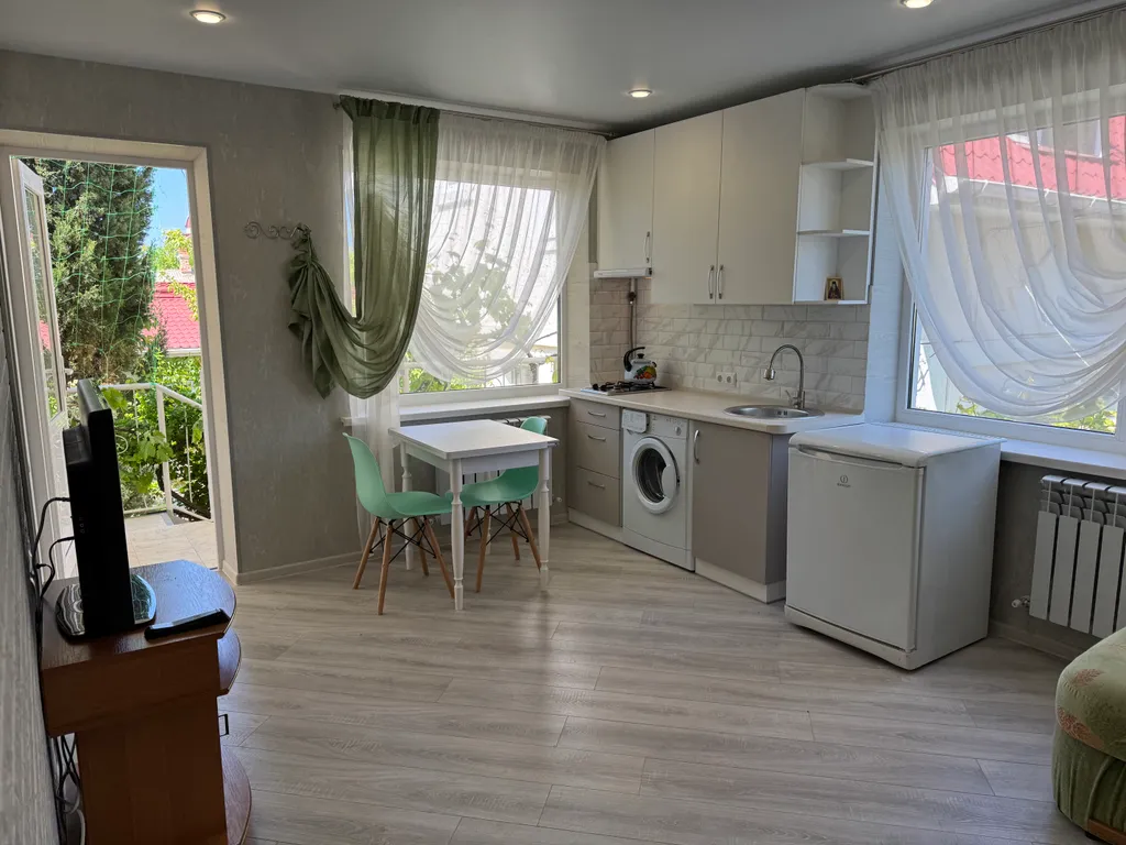 Квартира в частном секторе — аренда посуточно в Евпатория