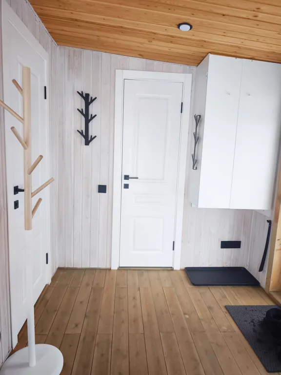 Уютный Сканди домик с видом на холмы, Баня с чаном