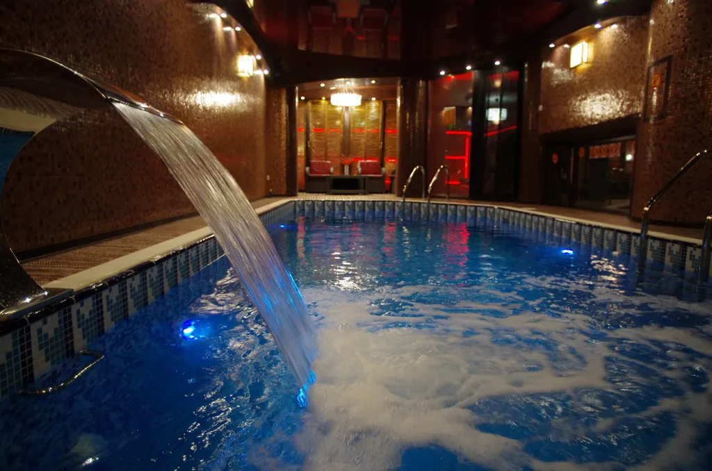 Шикарный трехкомнатный апартамент с кухней и балконом