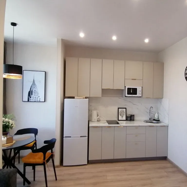 Просторная студия с видом на лес