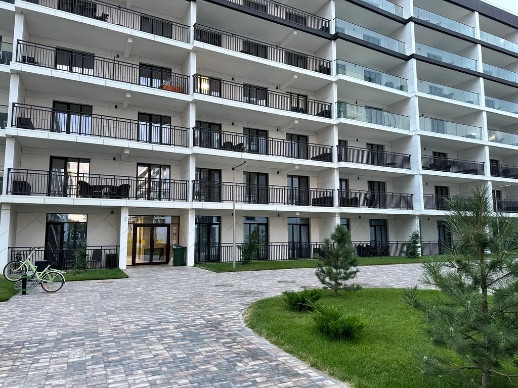 Евродвушка в клубной резиденции Европа с бассейном