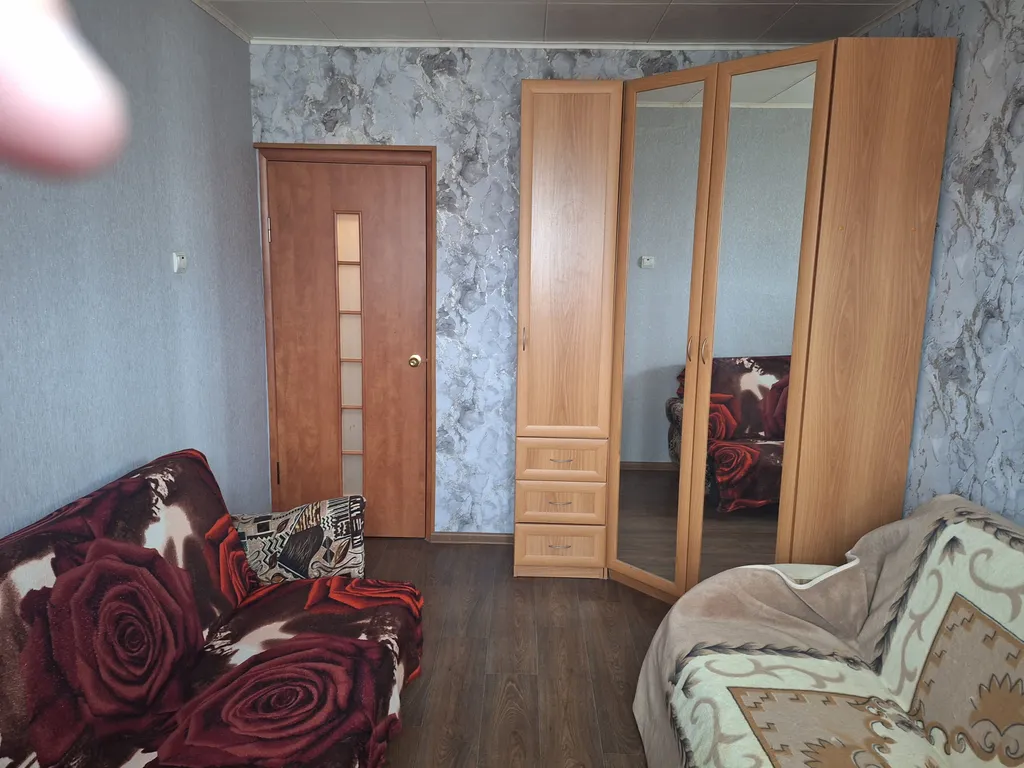 Квартира Трёхкомнатная квартира в удобном месте, рядом вокзал и автостанция — Тихвин