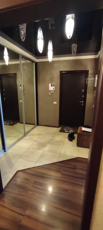 Просторная дизайнерская трешка